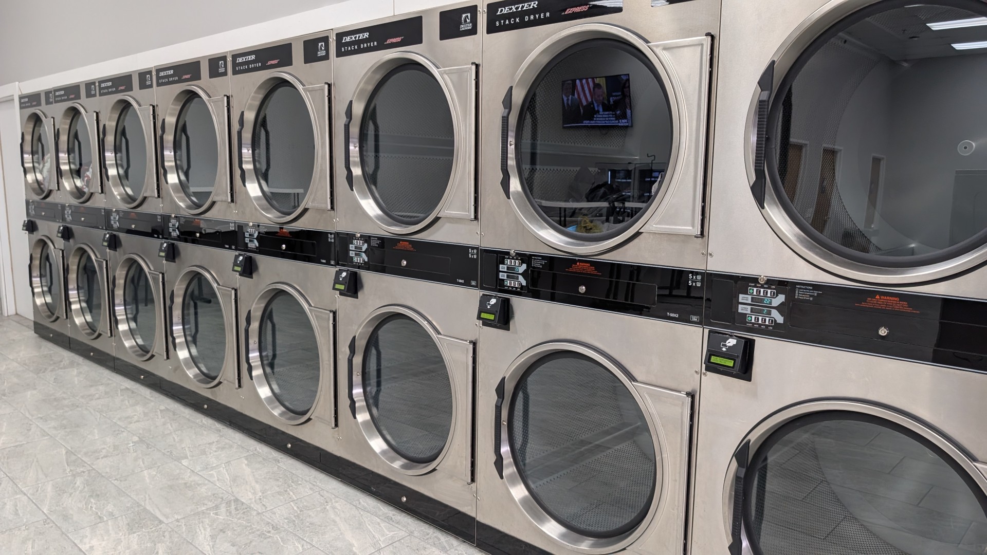 Lafayette Laundromat large machines Detroit MI