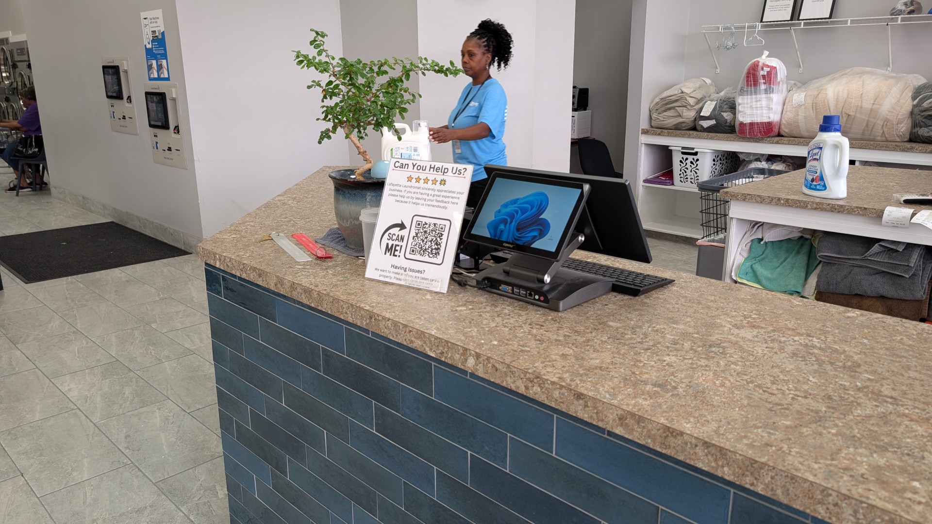 Lafayette Laundromat pickup and delivery service in Detroit MI