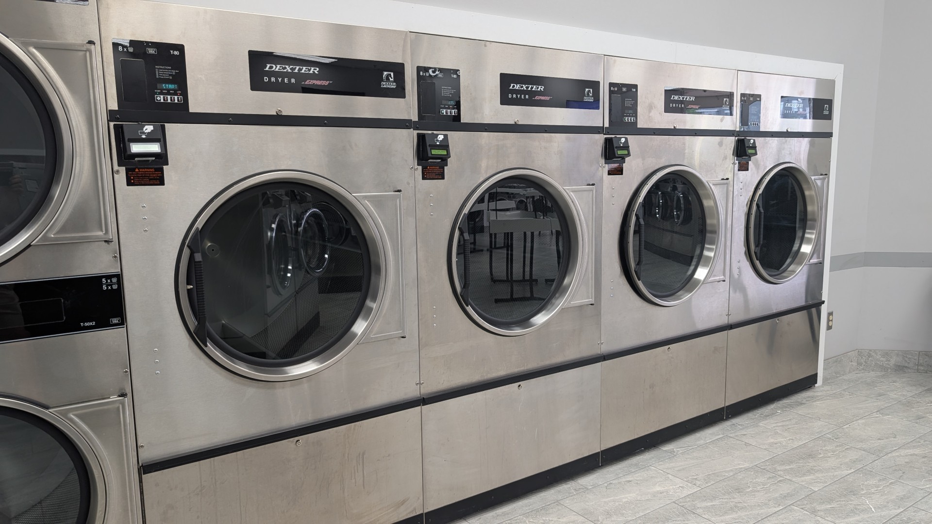 Lafayette Laundromat salon laundry machines Detroit MI