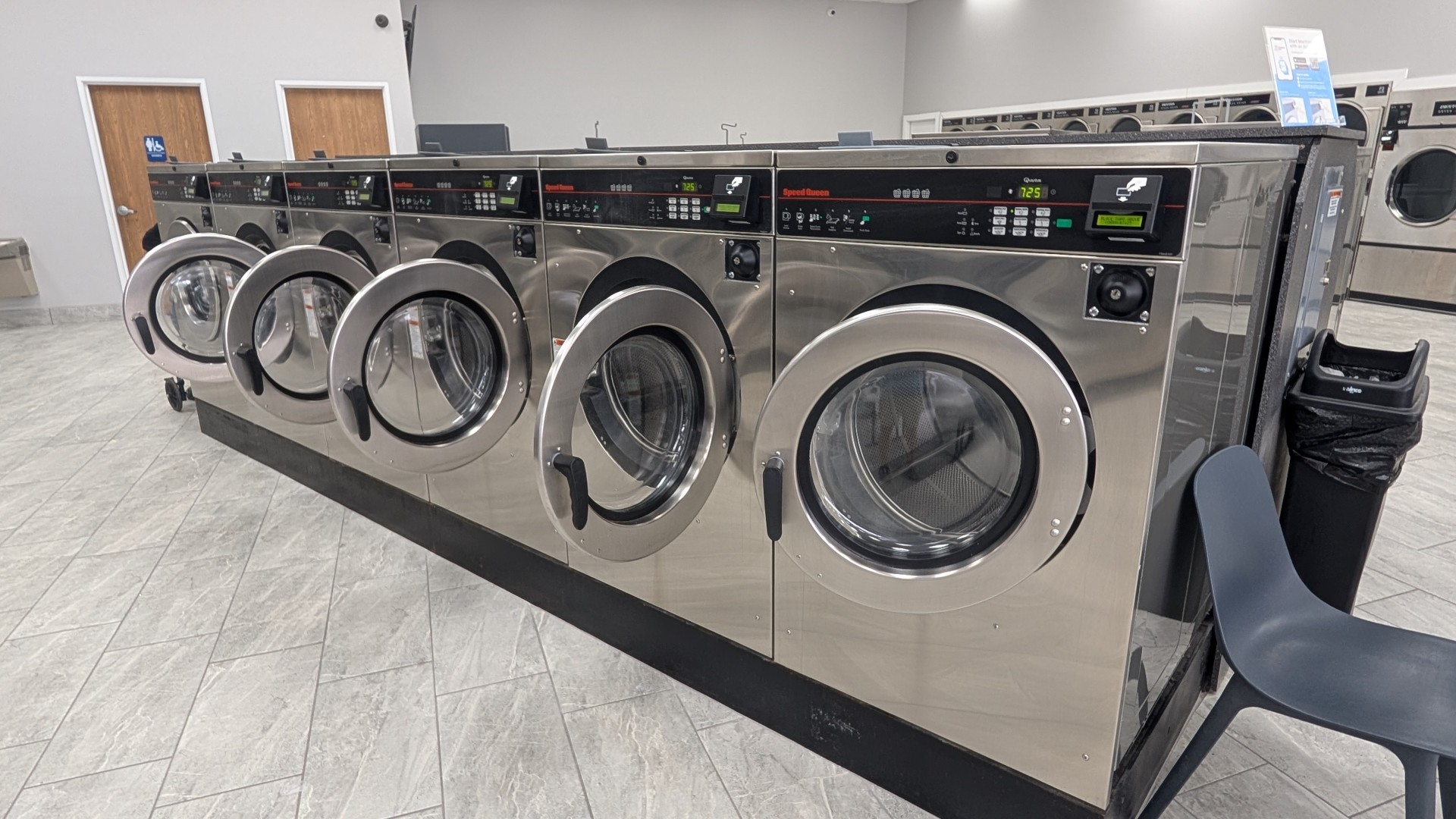 Self service laundromat in Detroit MI